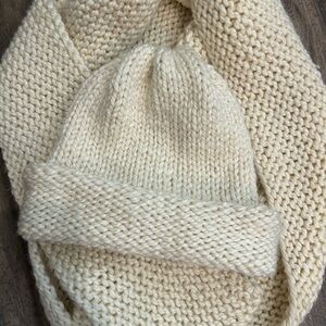 Matching Hand Knit Wool Blend Scarf and Beanie Fisherman Cream NEW